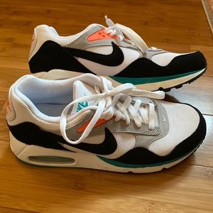 Nike Women's Air Max Correlate Running Shoes